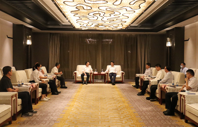 华亿在线集团党委书记、董事长赵晓晨拜访安徽省委常委、副省长张红文